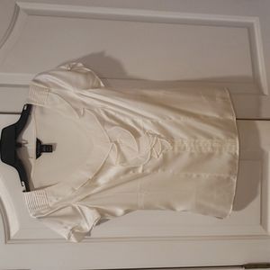 EUC White House Black Market Size 6 Silk Ecru shirt with beautiful ruffle detail